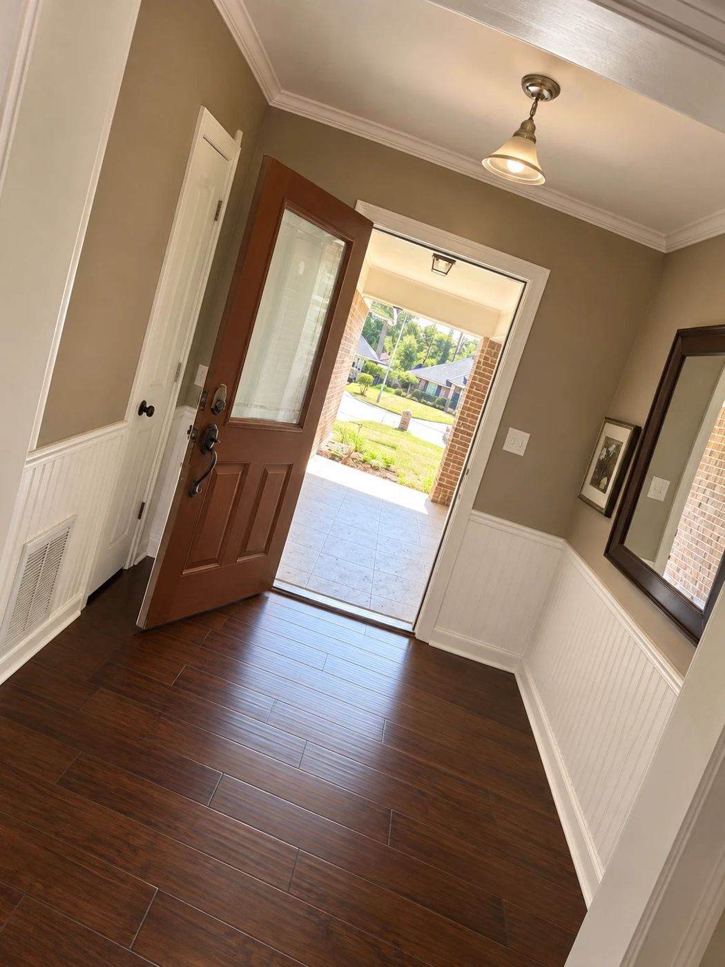 Entry, New Castle area, southwest Shreveport (71129)